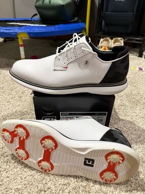 Footjoy Traditions Blucher Golf Shoes Men’s Size 9.5 Like NEW